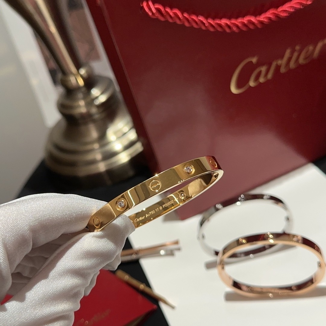 Cartier 4 Diamonds Love Bracelet