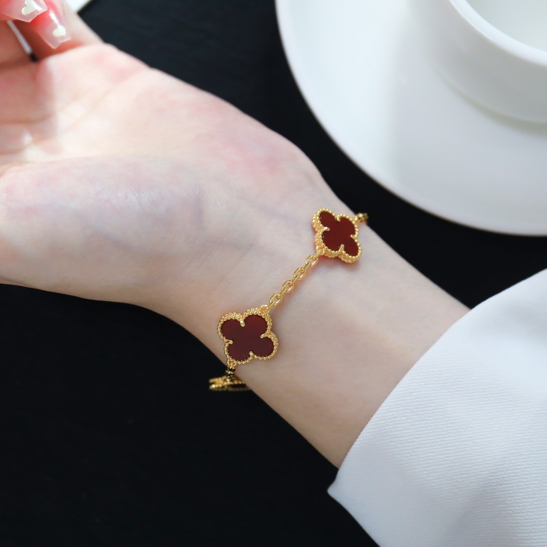 Van Cleef & Arpels Vintage Alhambra Bracelet, 5 Motifs Yellow Go
