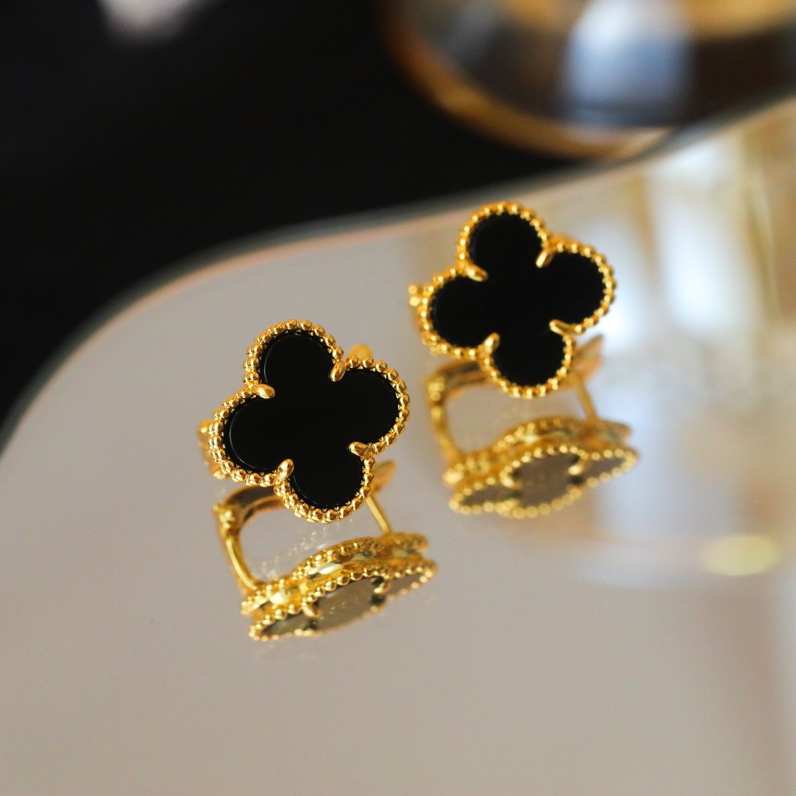 Van Cleef & Arpels Vintage Alhambra Earrings Yellow Gold, Onyx