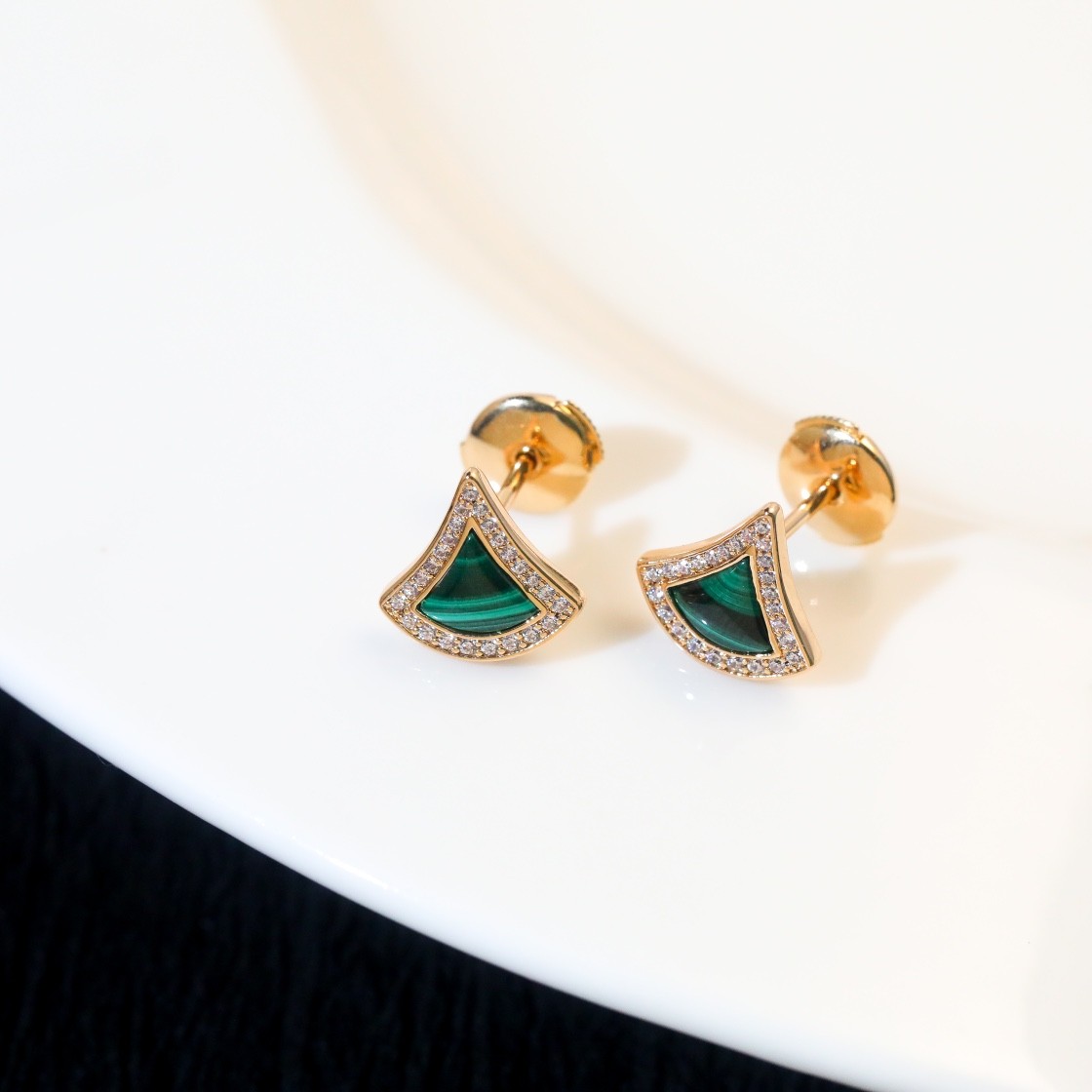 Bulgari Diva's DREAM Stud Earrings Rose Gold With Malachite and