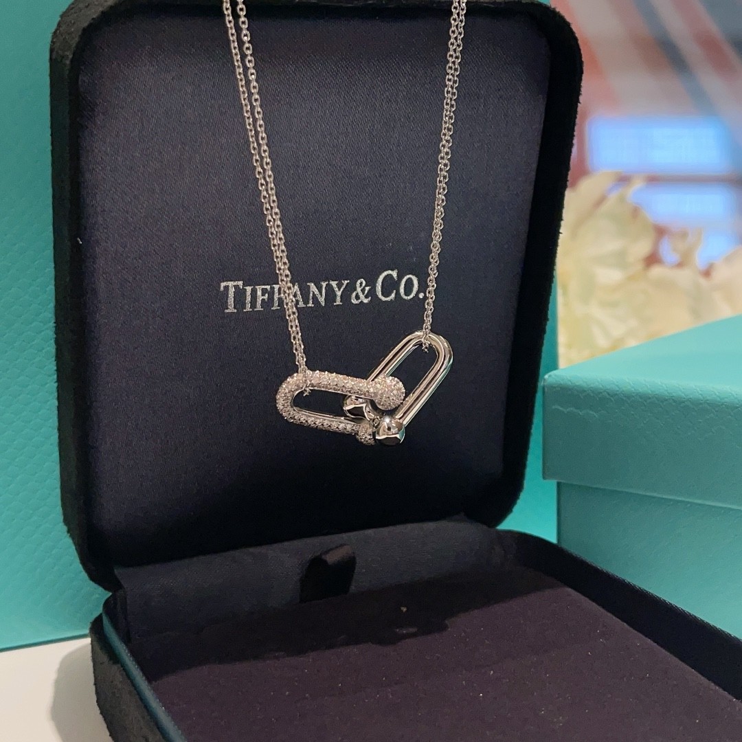 Tiffany HardWear Double Link Pendant in 18k Gold with Pavé Diamo