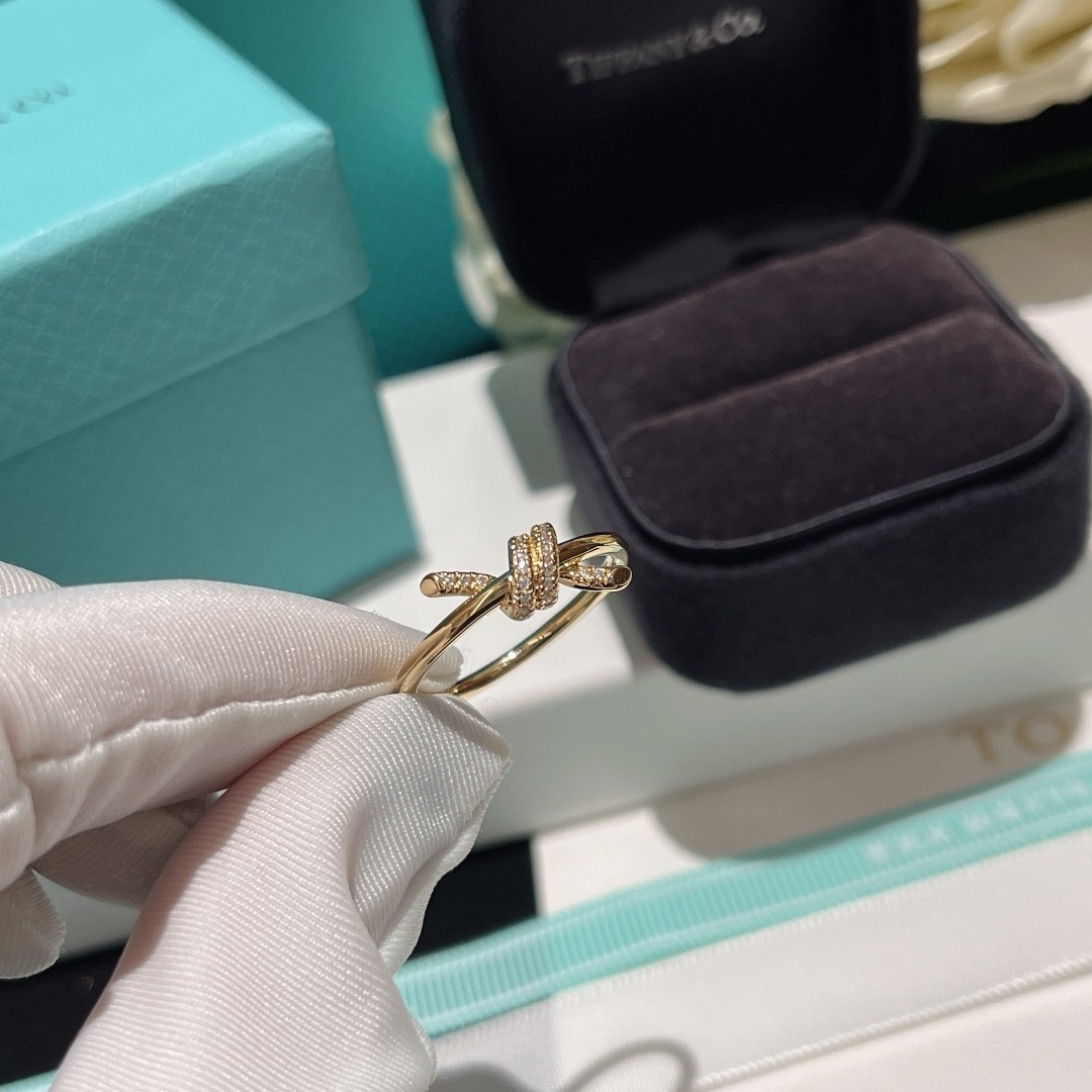 Tiffany Knot Ring in 18k Gold with Diamonds