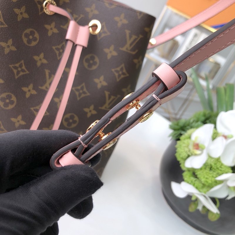 Louis Vuitton Neonoe M44022